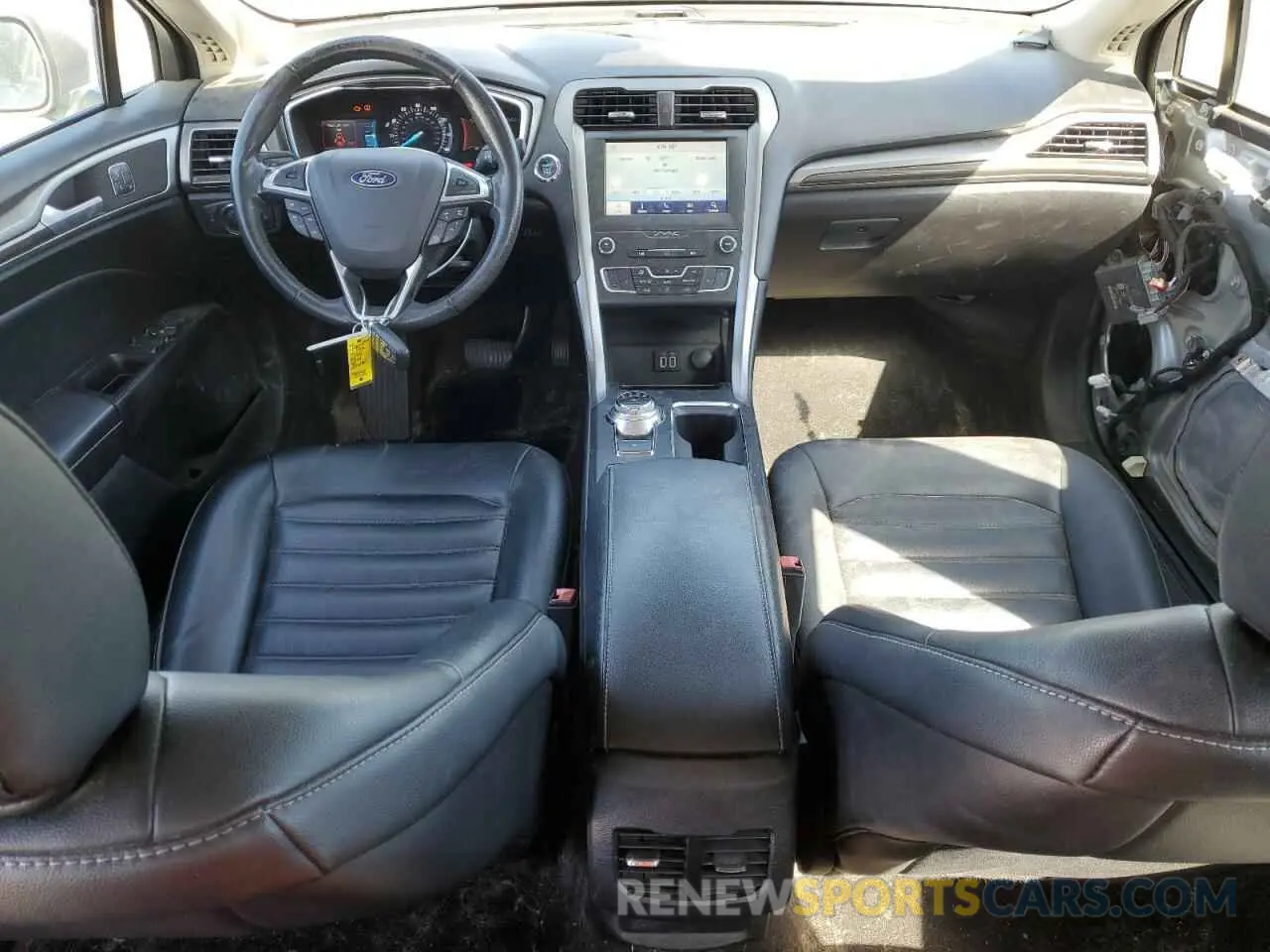 8 fotografías del automóvil dañado 3FA6P0CD6LR130198 FORD FUSION 2020