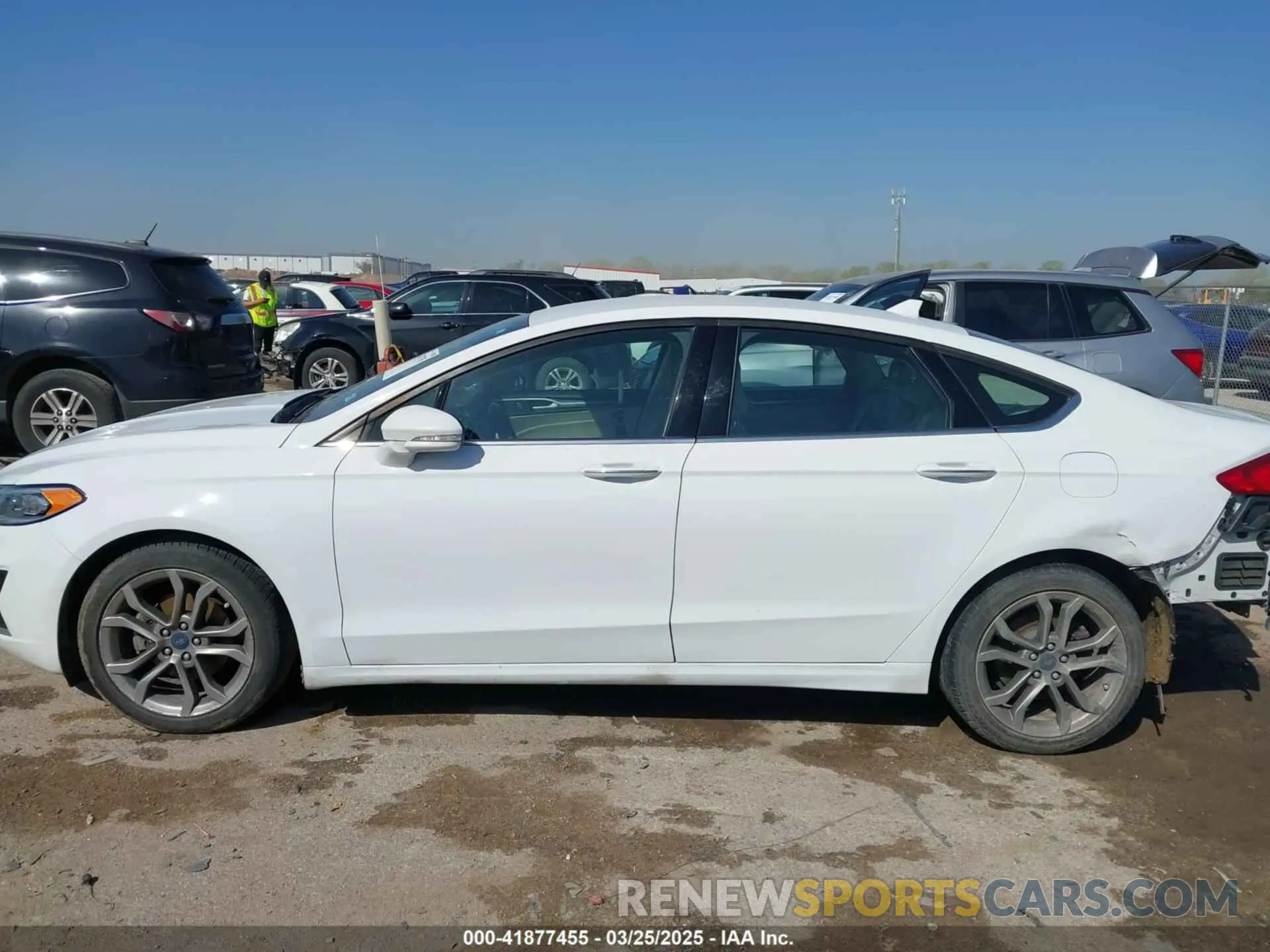 14 fotografías del automóvil dañado 3FA6P0CD6LR205434 FORD FUSION 2020