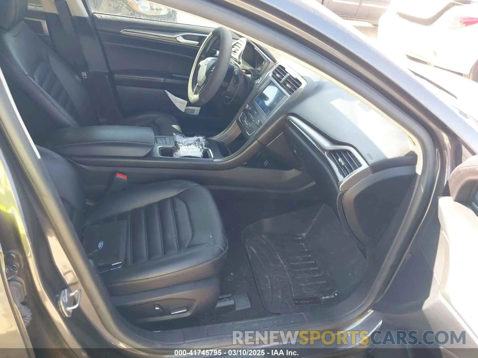 5 fotografías del automóvil dañado 3FA6P0CD8LR177474 FORD FUSION 2020