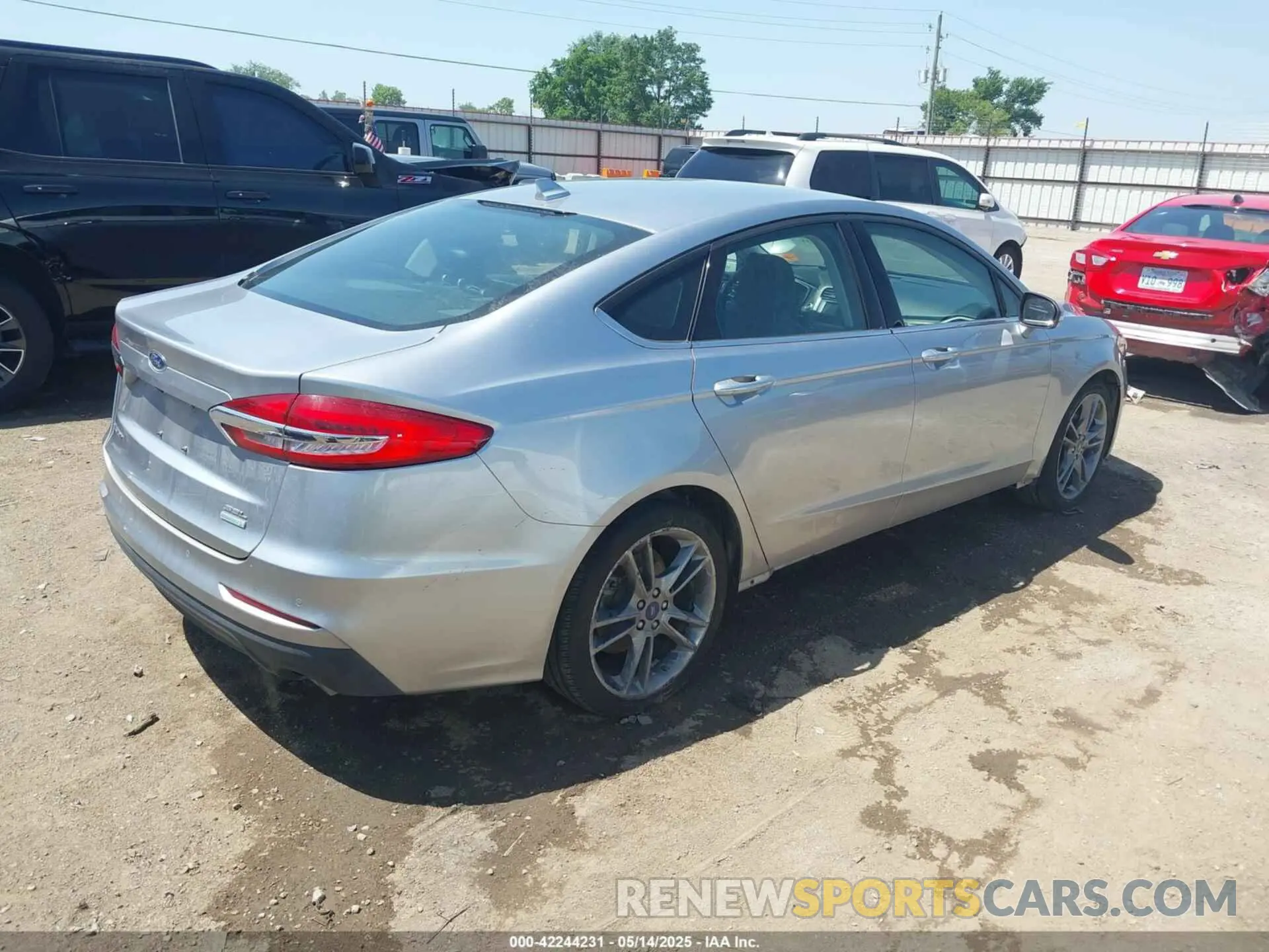 4 fotografías del automóvil dañado 3FA6P0CDXLR196124 FORD FUSION 2020