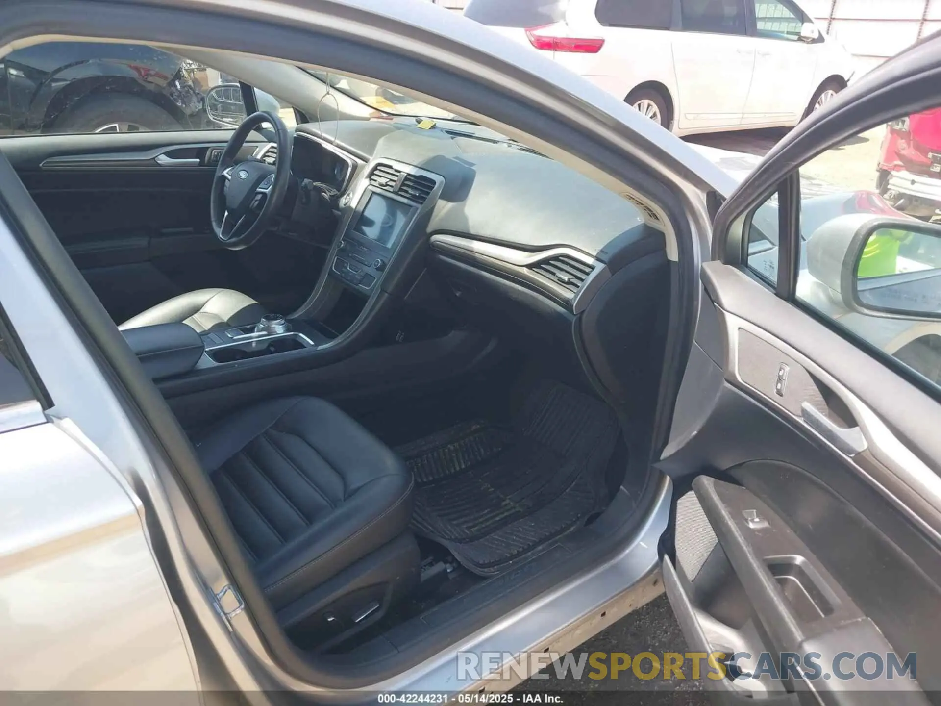 5 fotografías del automóvil dañado 3FA6P0CDXLR196124 FORD FUSION 2020