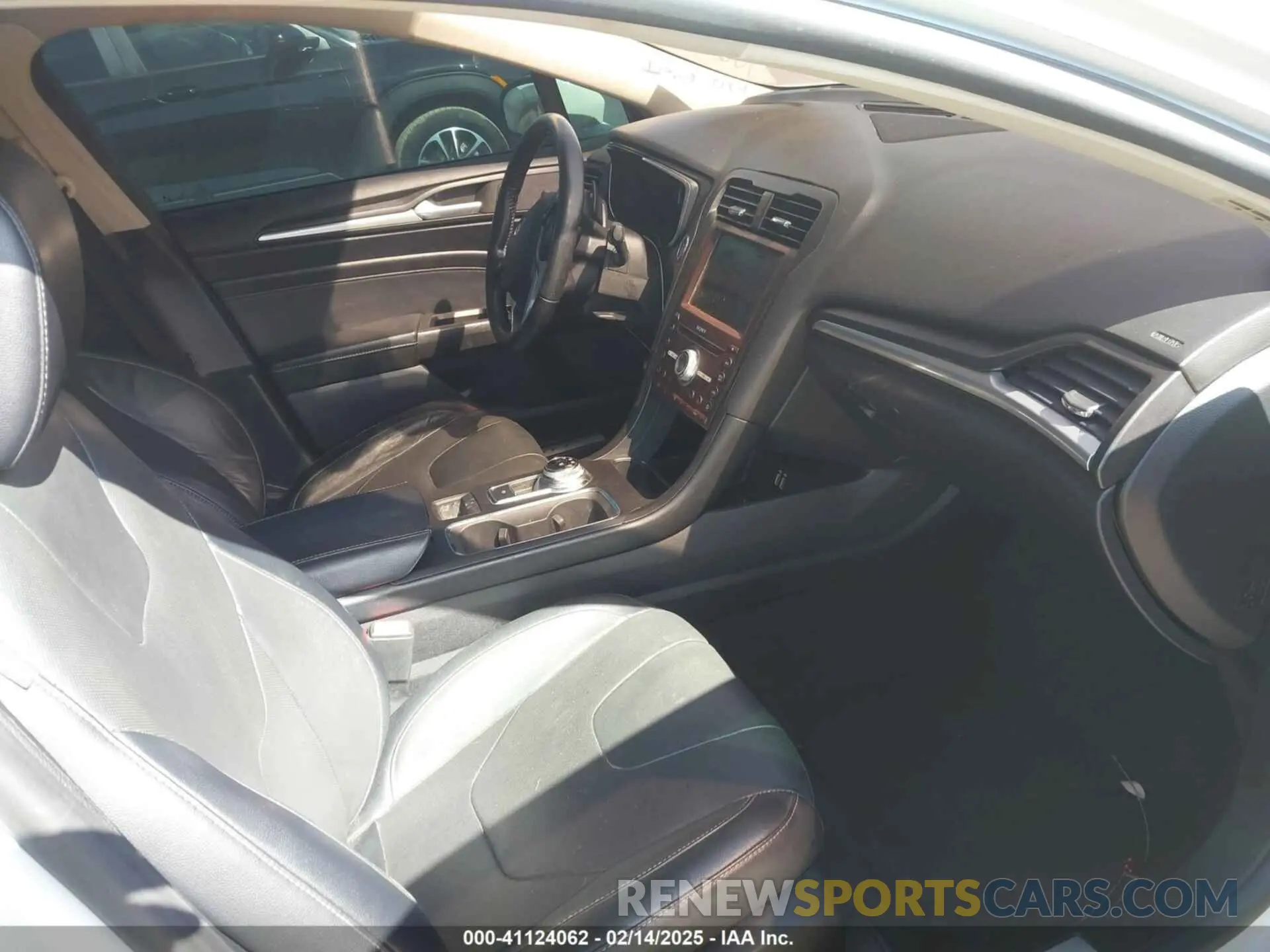 5 fotografías del automóvil dañado 3FA6P0D92LR153181 FORD FUSION 2020
