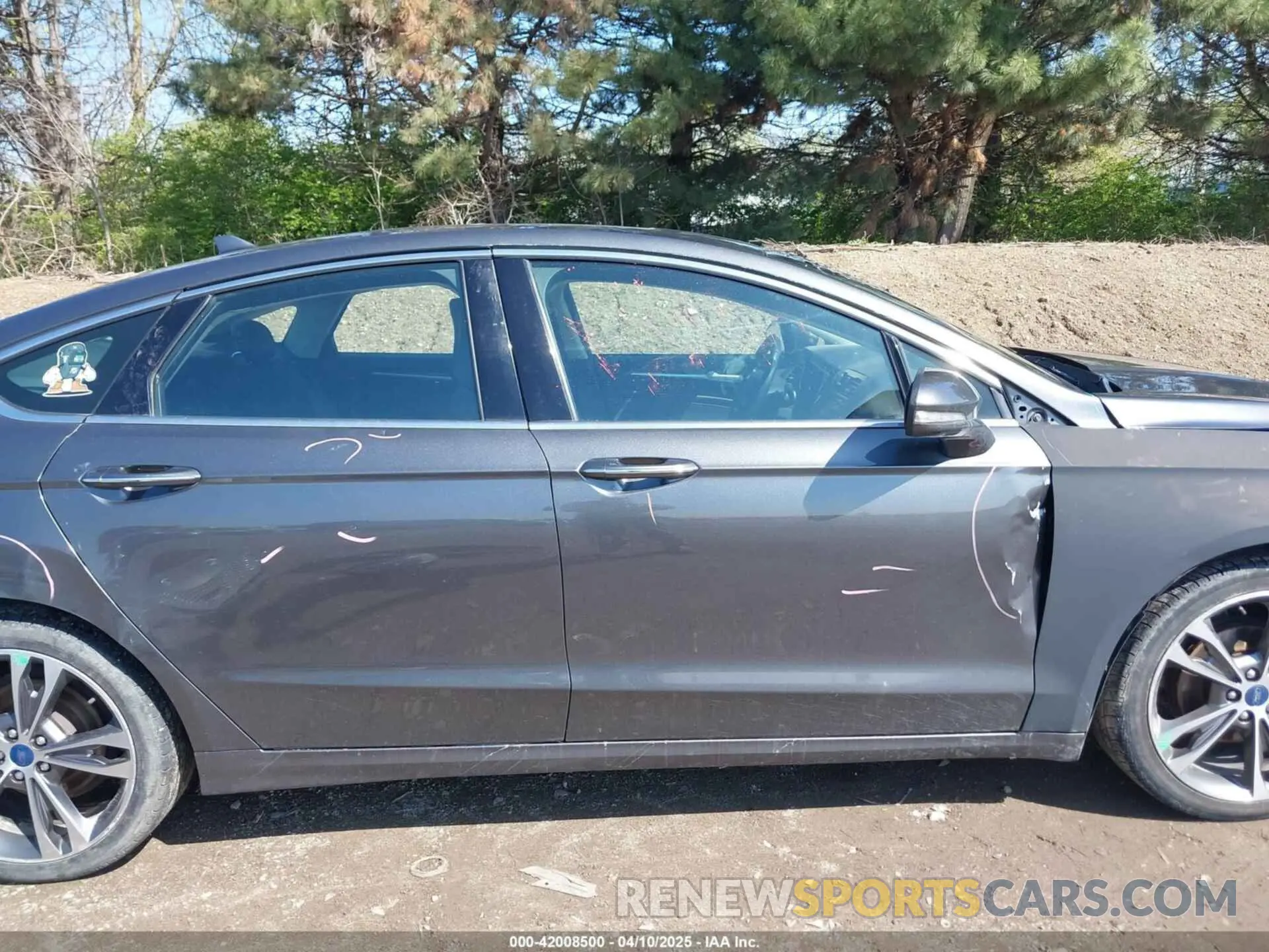 14 fotografías del automóvil dañado 3FA6P0D92LR175469 FORD FUSION 2020
