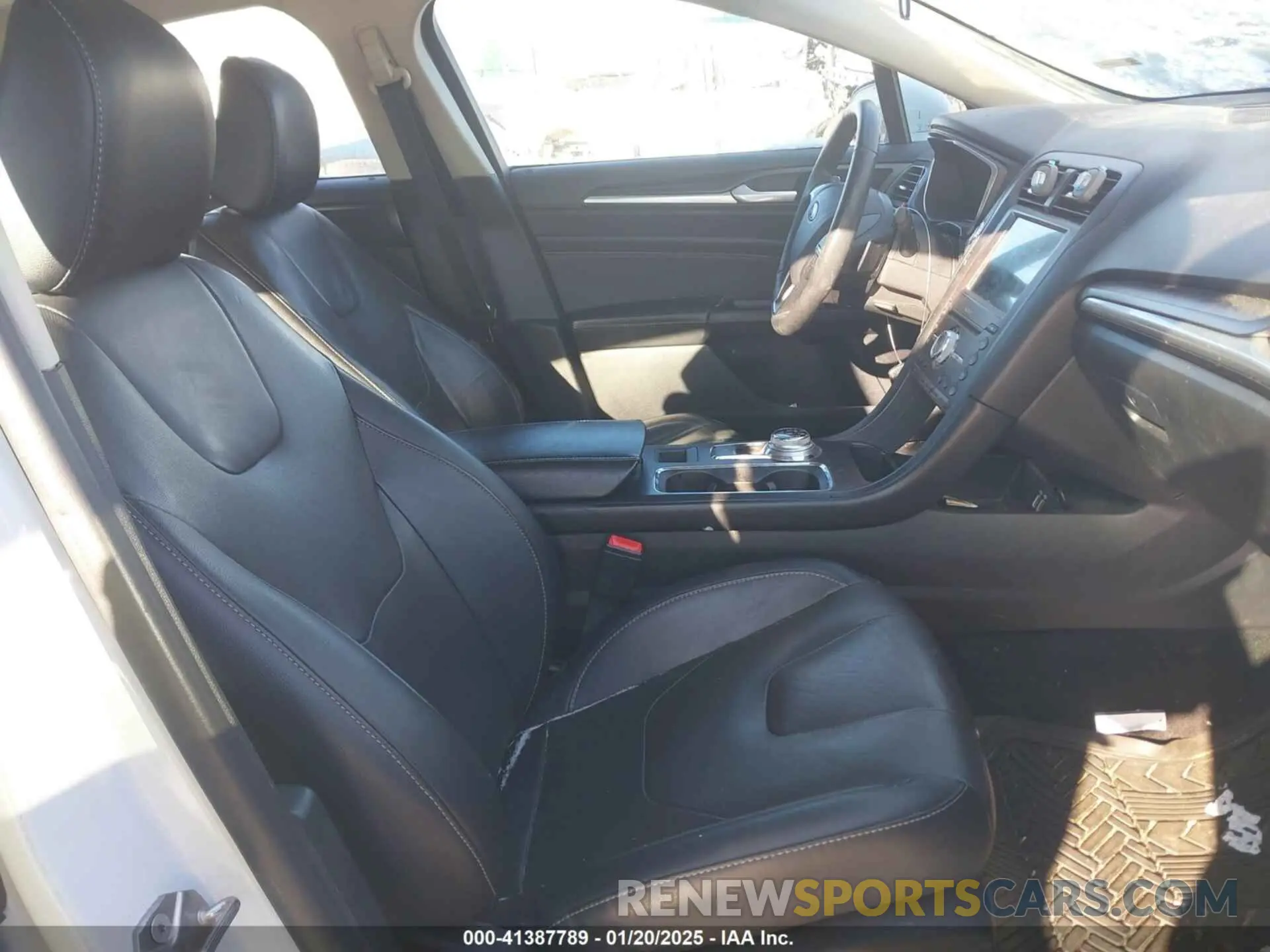 5 fotografías del automóvil dañado 3FA6P0D98LR137695 FORD FUSION 2020