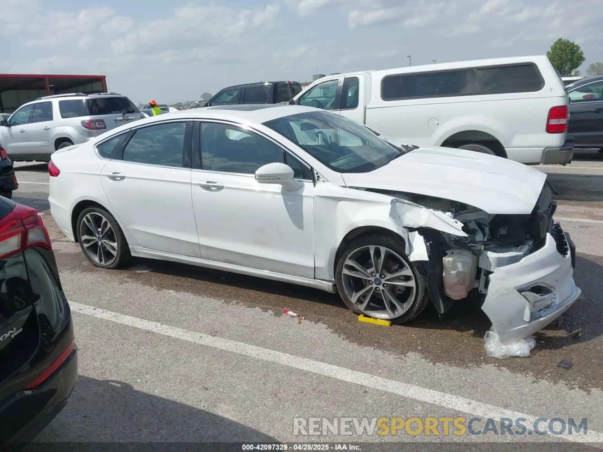 14 fotografías del automóvil dañado 3FA6P0D99LR192821 FORD FUSION 2020