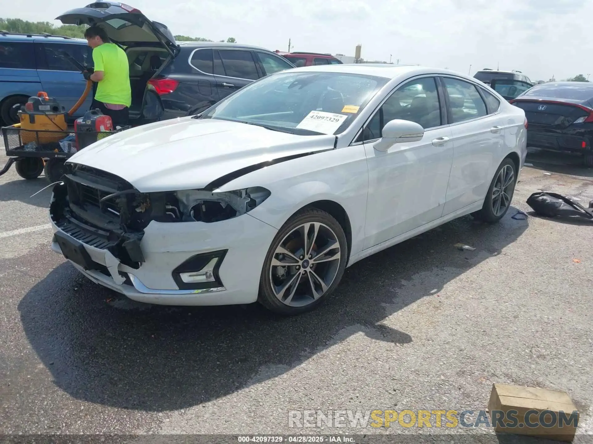 2 fotografías del automóvil dañado 3FA6P0D99LR192821 FORD FUSION 2020