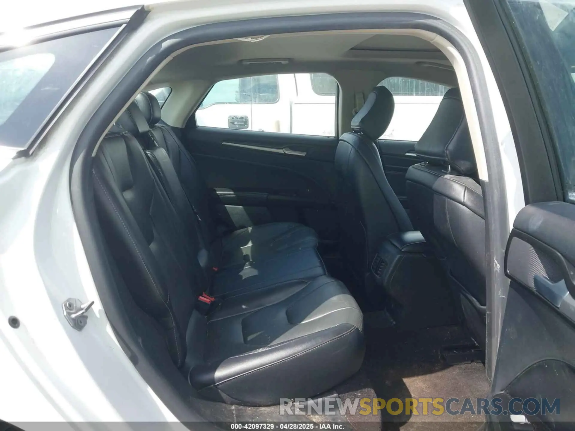 8 fotografías del automóvil dañado 3FA6P0D99LR192821 FORD FUSION 2020