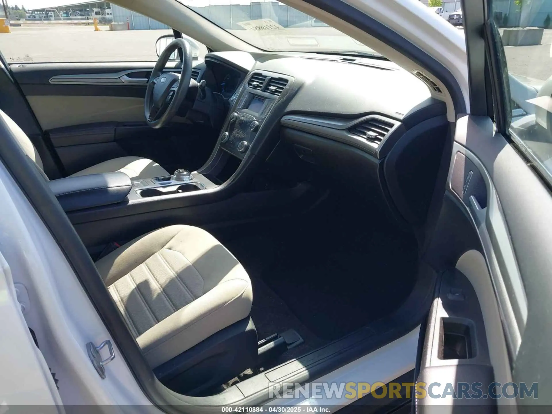 5 fotografías del automóvil dañado 3FA6P0G71LR265271 FORD FUSION 2020