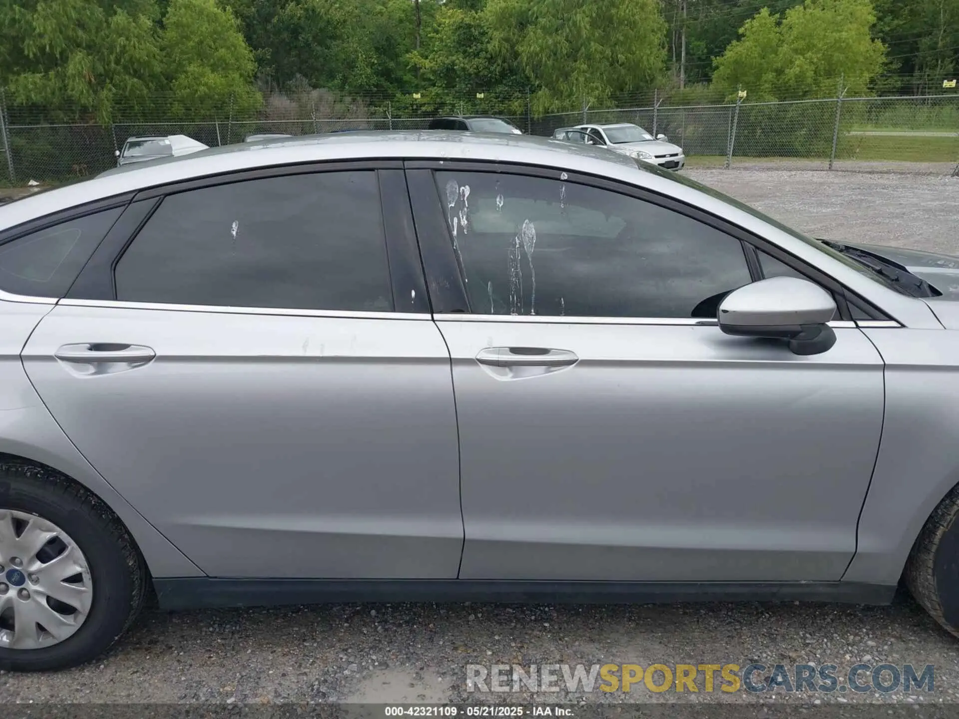 13 fotografías del automóvil dañado 3FA6P0G75LR160944 FORD FUSION 2020