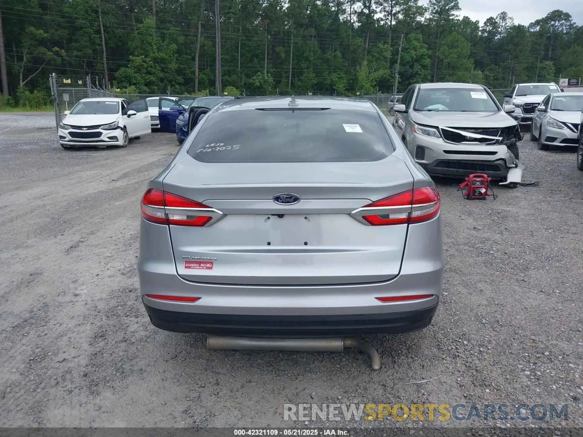 16 fotografías del automóvil dañado 3FA6P0G75LR160944 FORD FUSION 2020