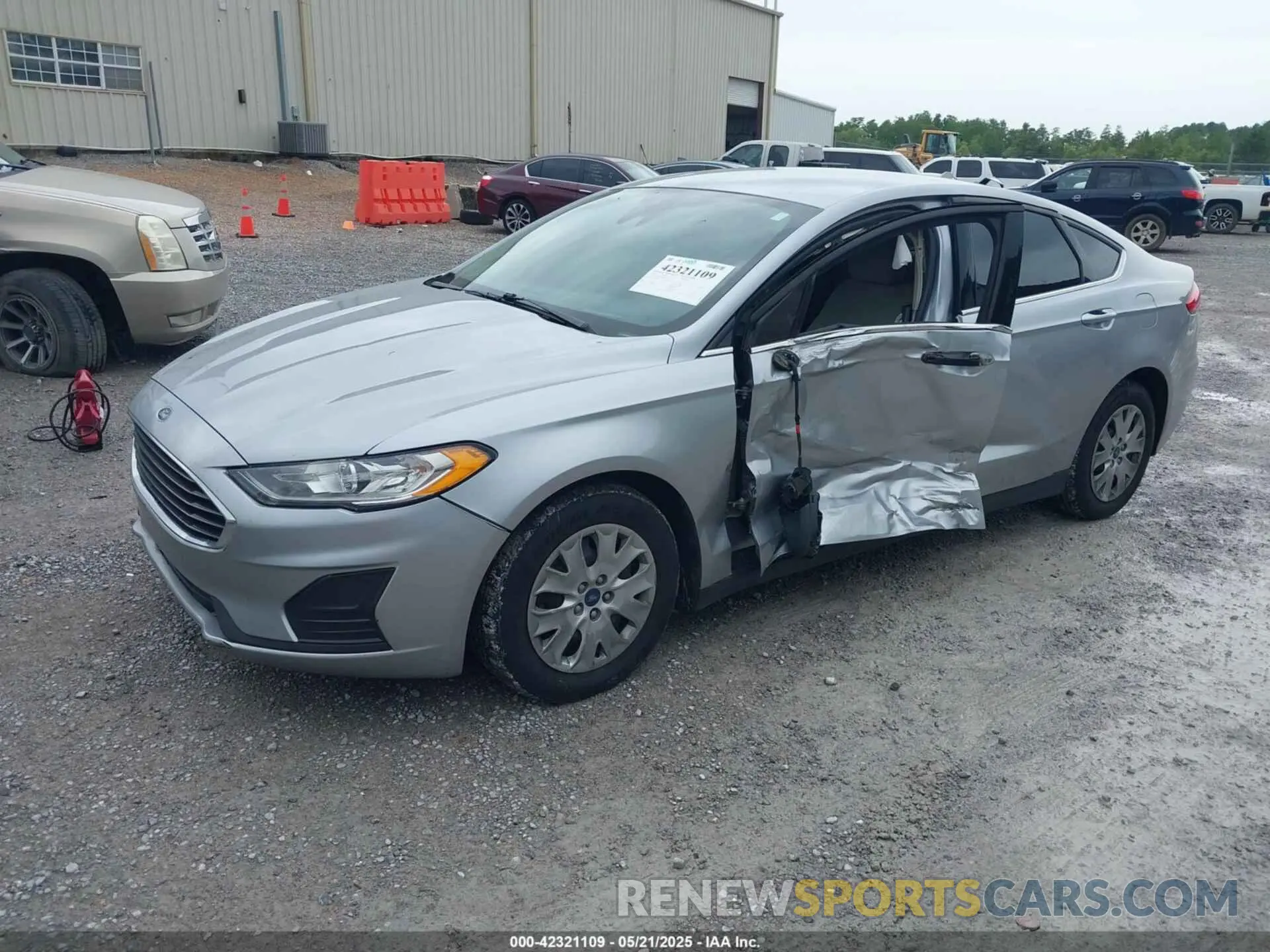 2 fotografías del automóvil dañado 3FA6P0G75LR160944 FORD FUSION 2020