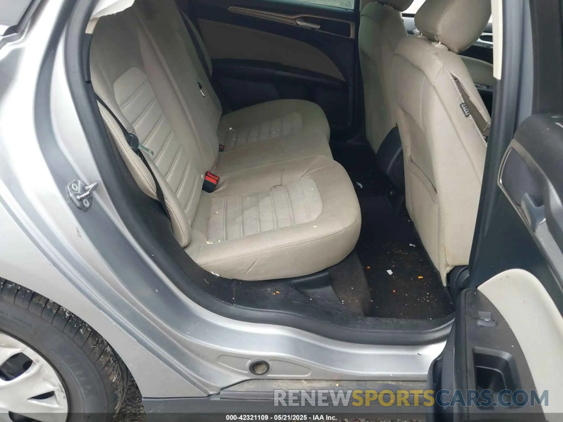 8 fotografías del automóvil dañado 3FA6P0G75LR160944 FORD FUSION 2020