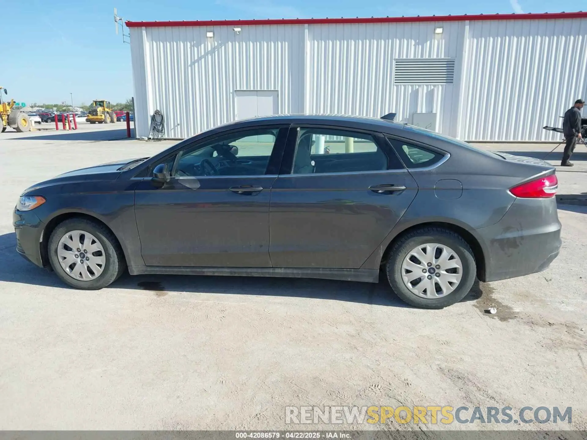 14 fotografías del automóvil dañado 3FA6P0G76LR122462 FORD FUSION 2020