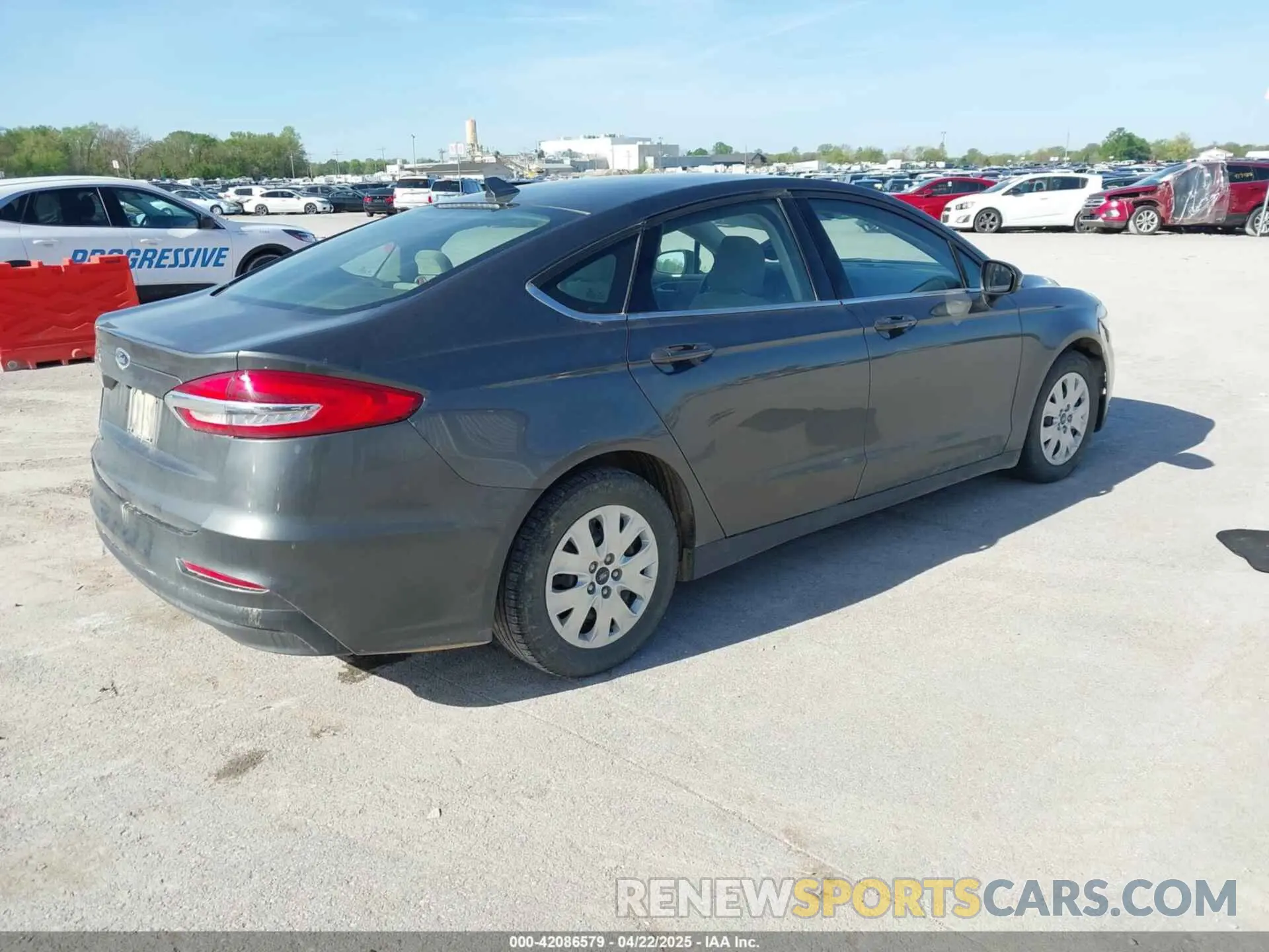 4 fotografías del automóvil dañado 3FA6P0G76LR122462 FORD FUSION 2020