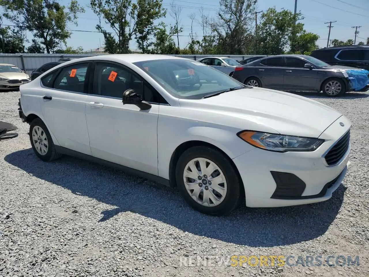 4 fotografías del automóvil dañado 3FA6P0G77LR104231 FORD FUSION 2020