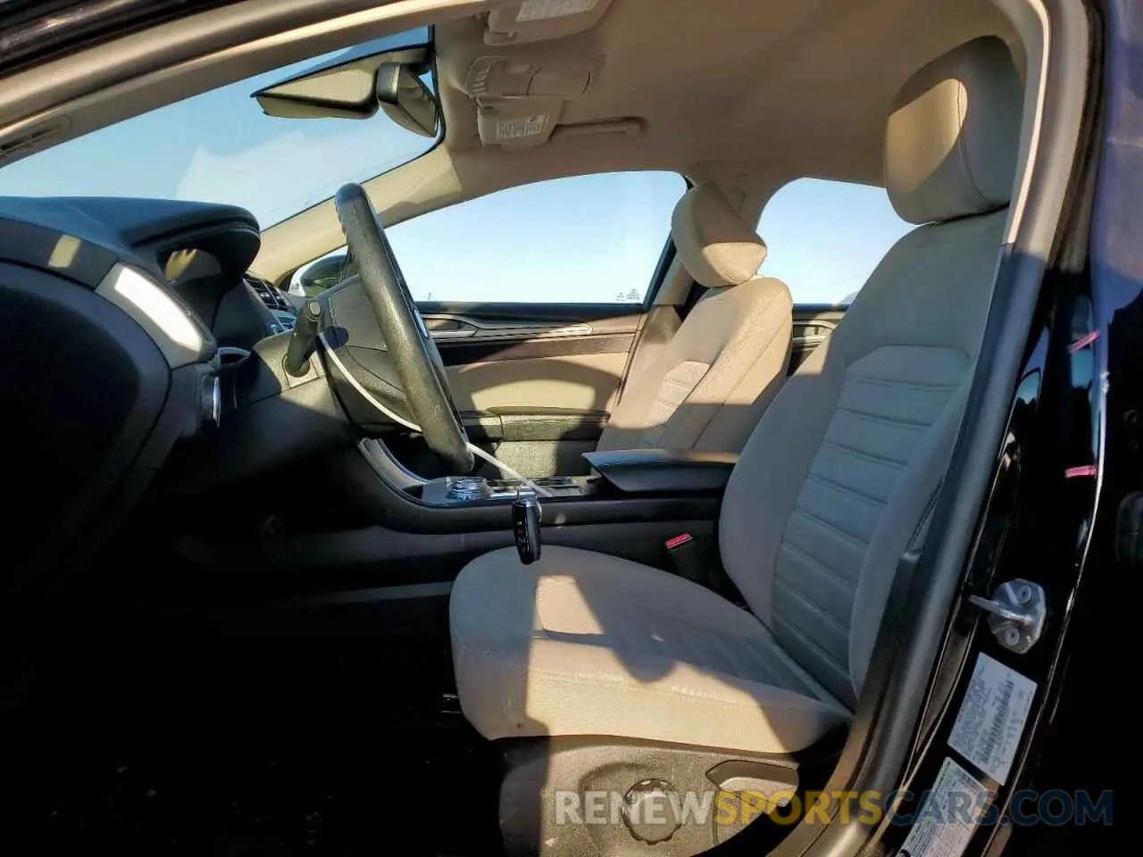 7 fotografías del automóvil dañado 3FA6P0G77LR125757 FORD FUSION 2020