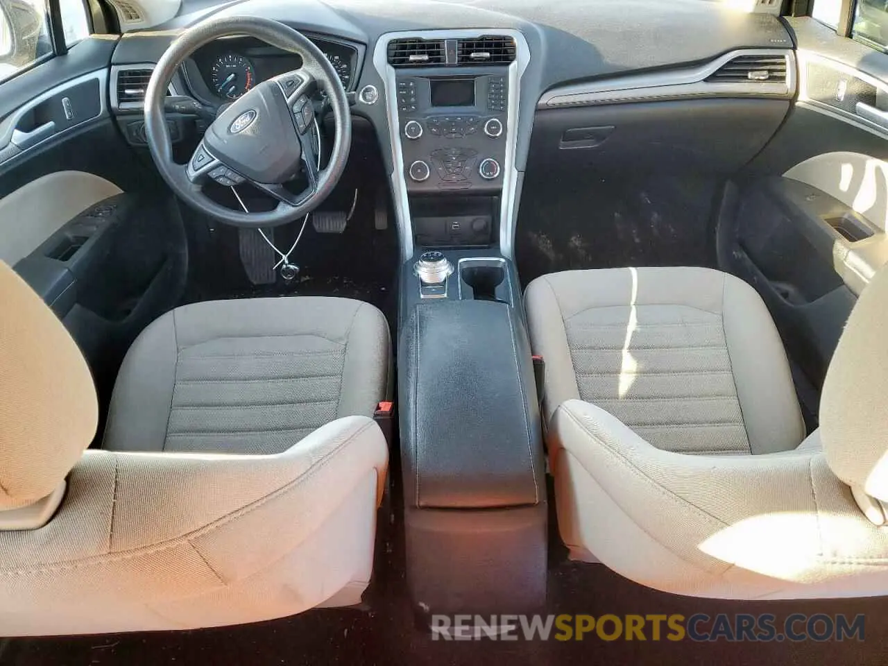8 fotografías del automóvil dañado 3FA6P0G77LR125757 FORD FUSION 2020