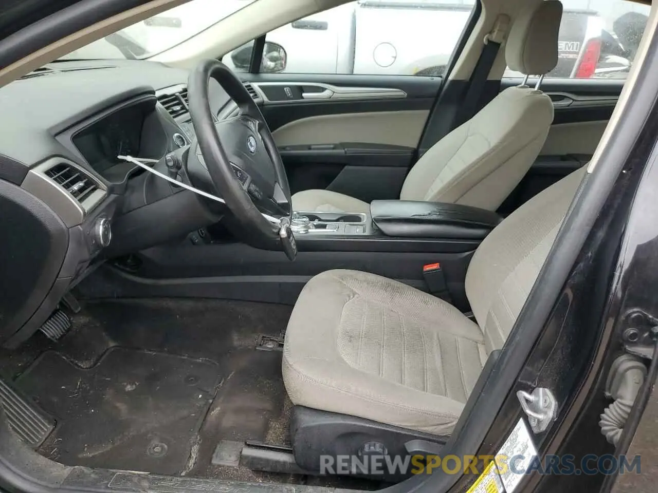 7 fotografías del automóvil dañado 3FA6P0G79LR160137 FORD FUSION 2020