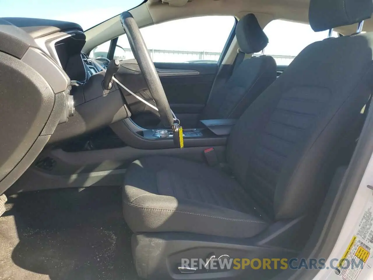 7 fotografías del automóvil dañado 3FA6P0H74LR129120 FORD FUSION 2020