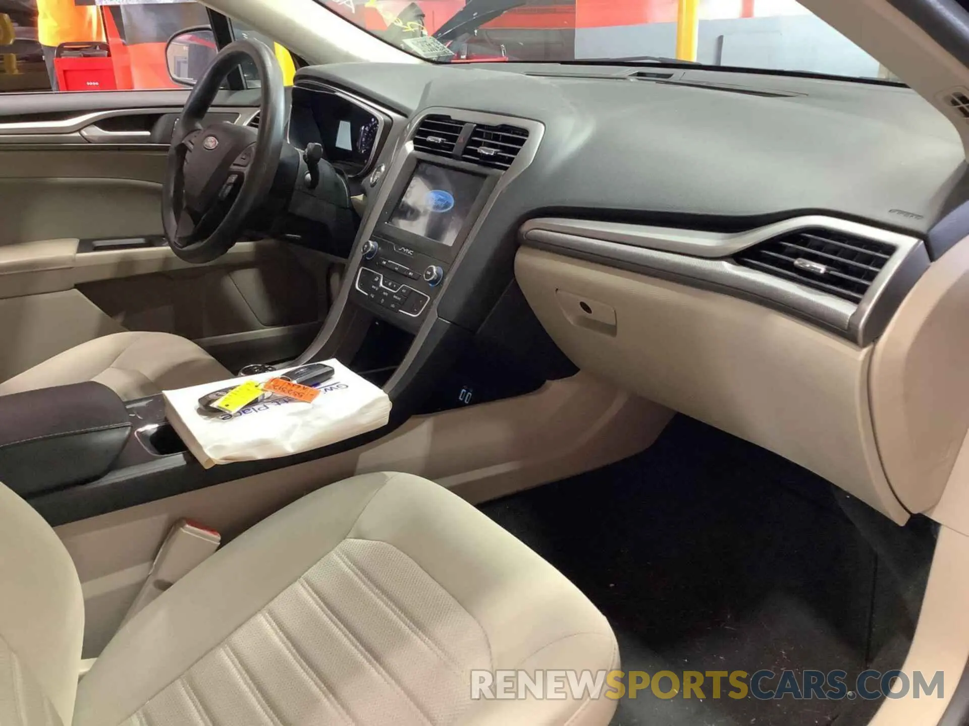 29 fotografías del automóvil dañado 3FA6P0H76LR177007 FORD FUSION 2020
