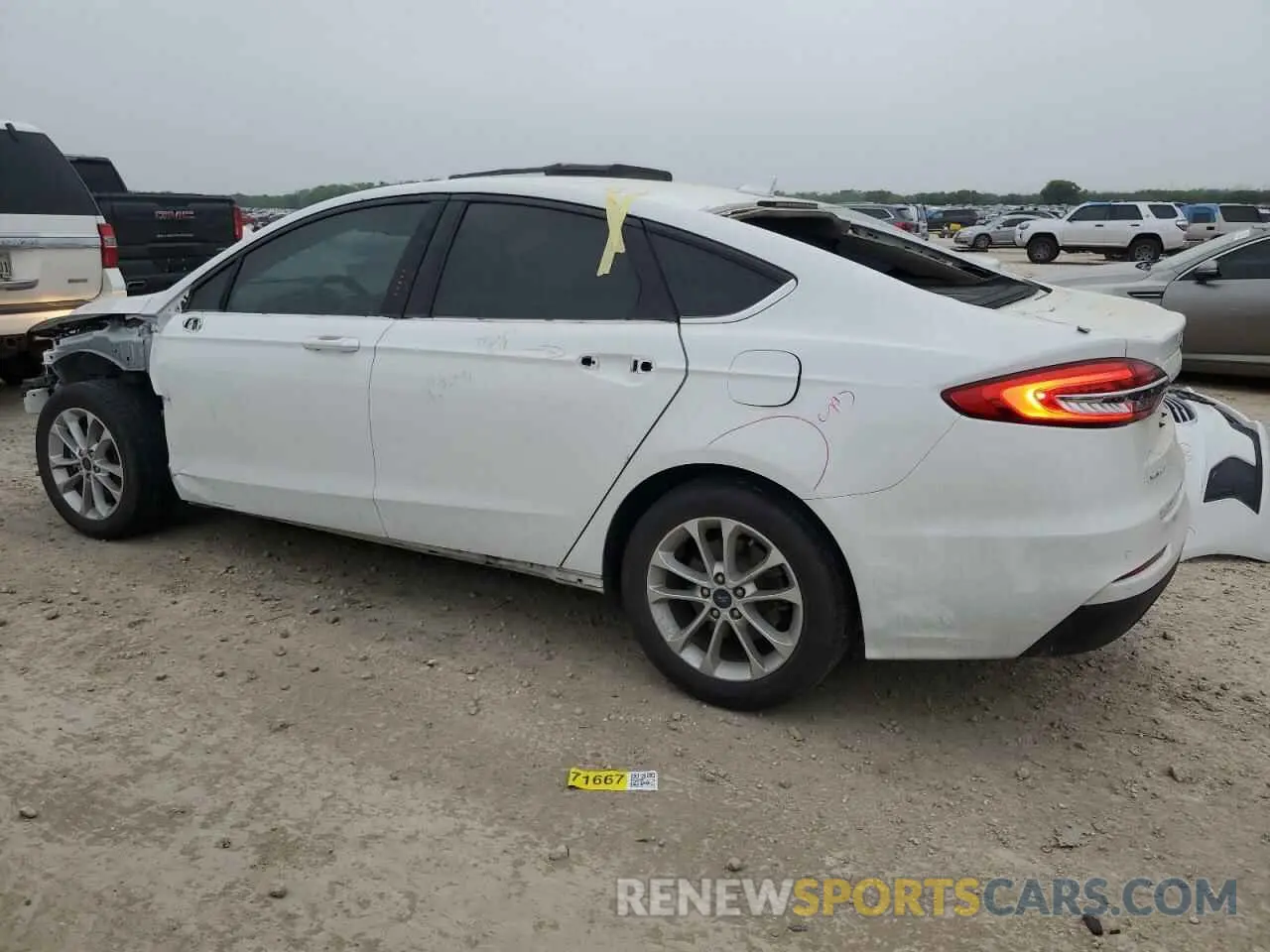 2 fotografías del automóvil dañado 3FA6P0HD0LR136202 FORD FUSION 2020