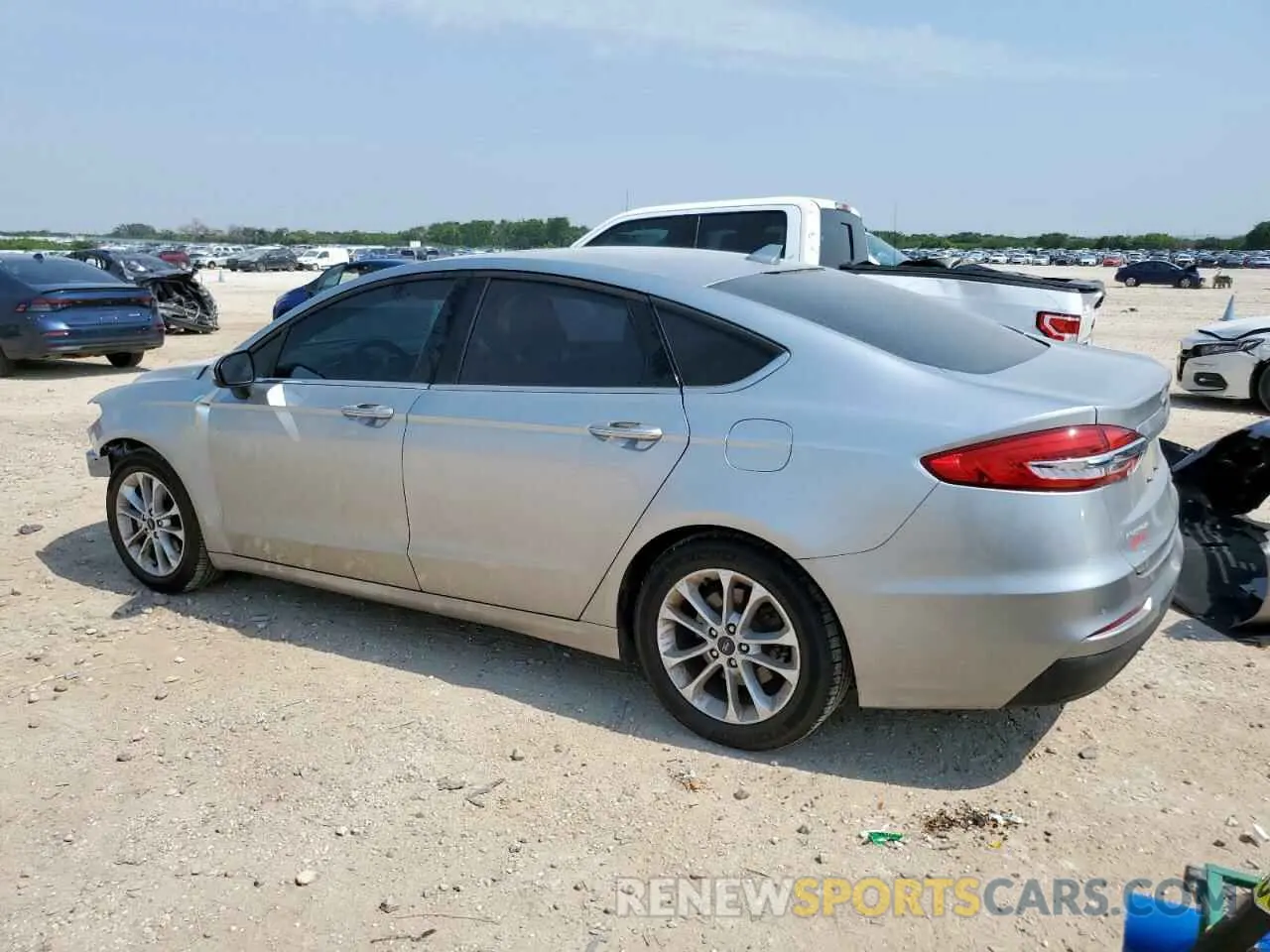 2 fotografías del automóvil dañado 3FA6P0HD0LR203316 FORD FUSION 2020
