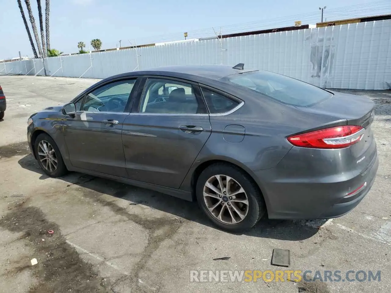 2 fotografías del automóvil dañado 3FA6P0HD2LR201339 FORD FUSION 2020