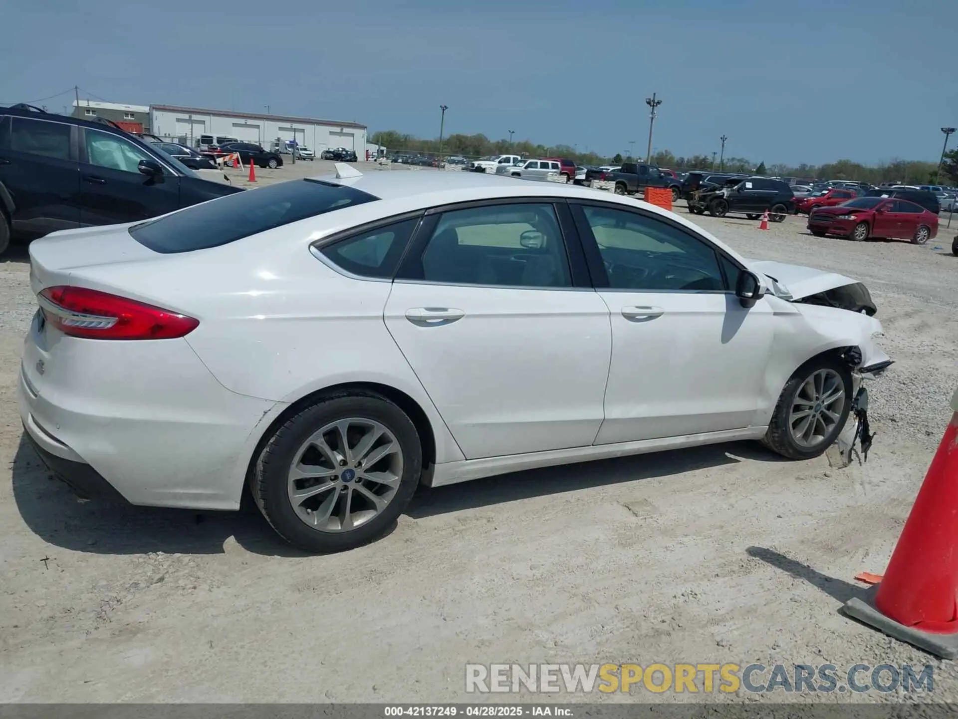 13 fotografías del automóvil dañado 3FA6P0HD3LR162034 FORD FUSION 2020