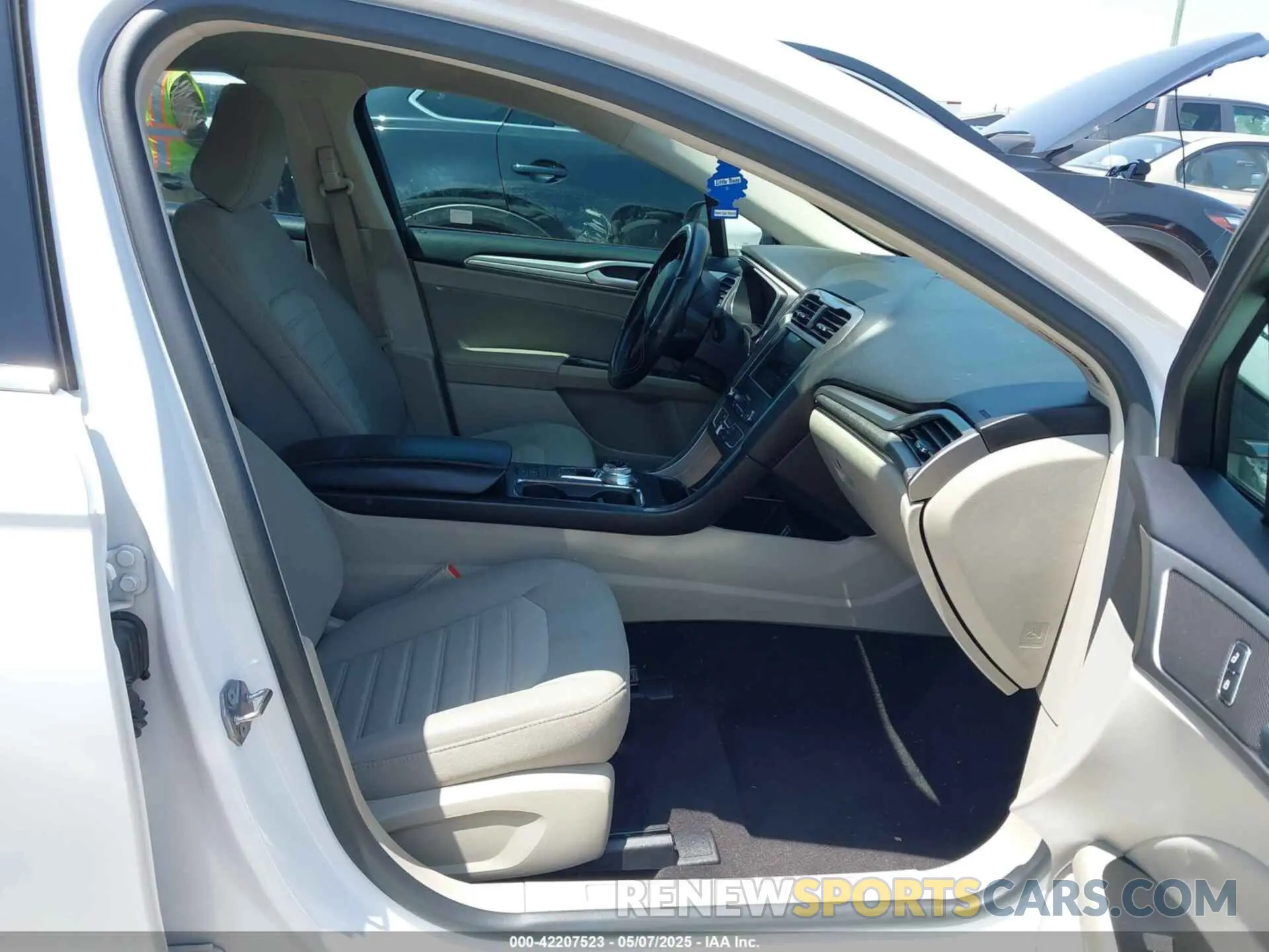 5 fotografías del automóvil dañado 3FA6P0HD4LR232009 FORD FUSION 2020