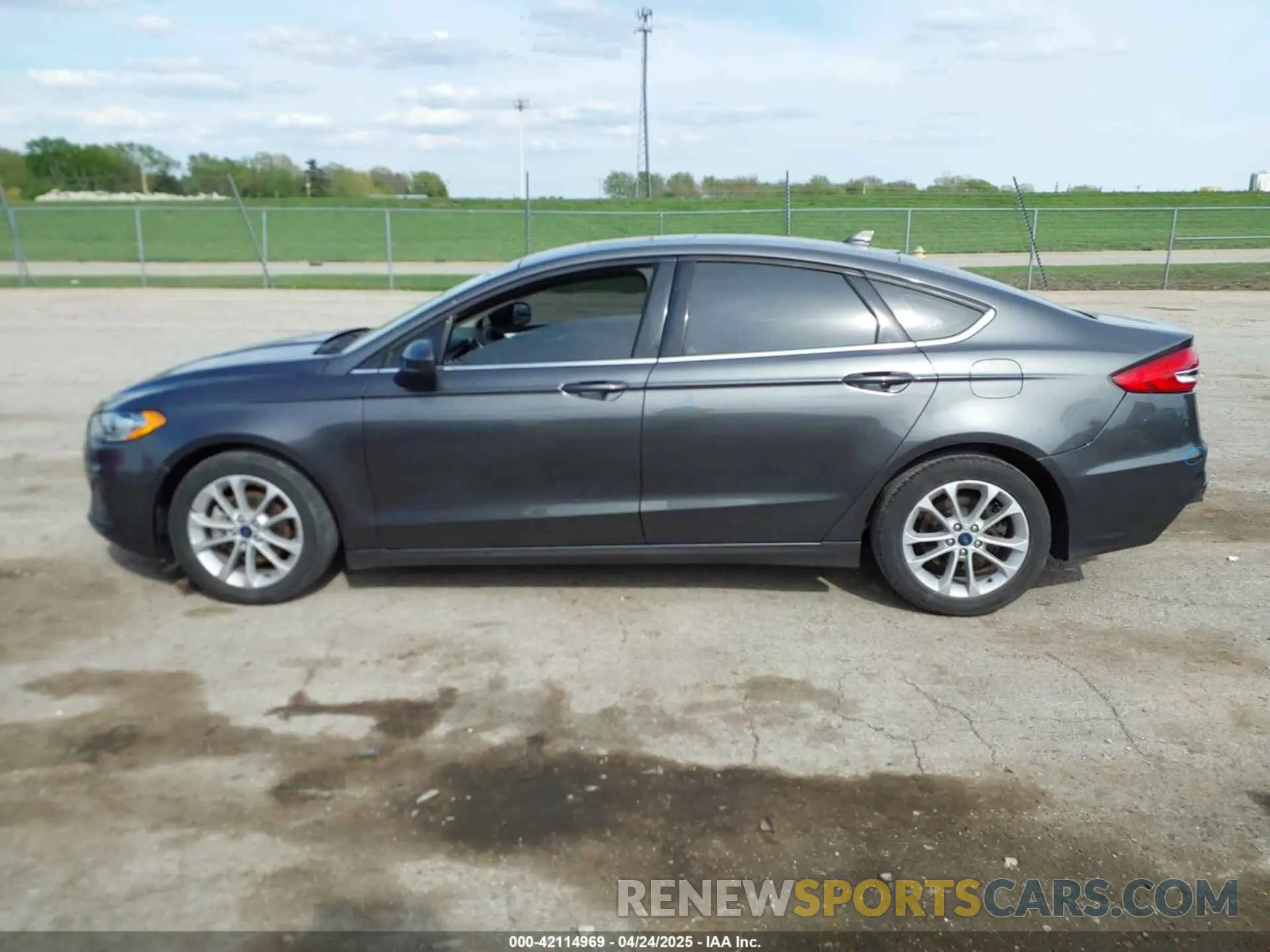 14 fotografías del automóvil dañado 3FA6P0HD5LR144568 FORD FUSION 2020