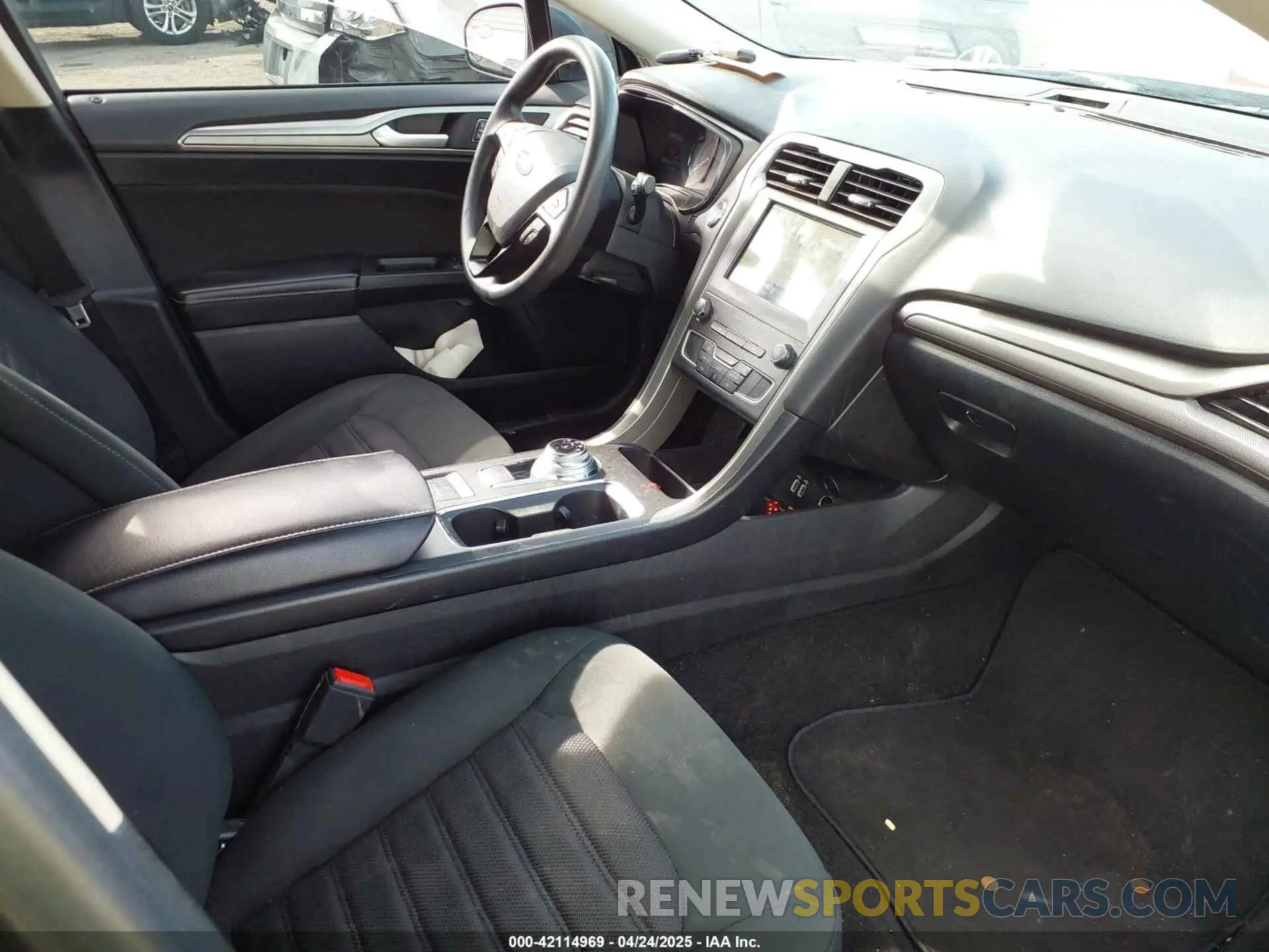 5 fotografías del automóvil dañado 3FA6P0HD5LR144568 FORD FUSION 2020