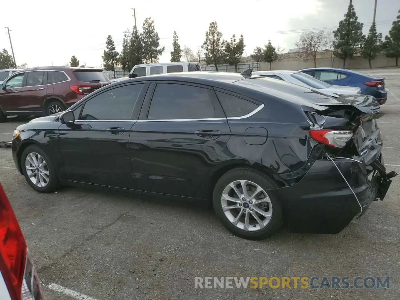 2 fotografías del automóvil dañado 3FA6P0HD7LR171089 FORD FUSION 2020