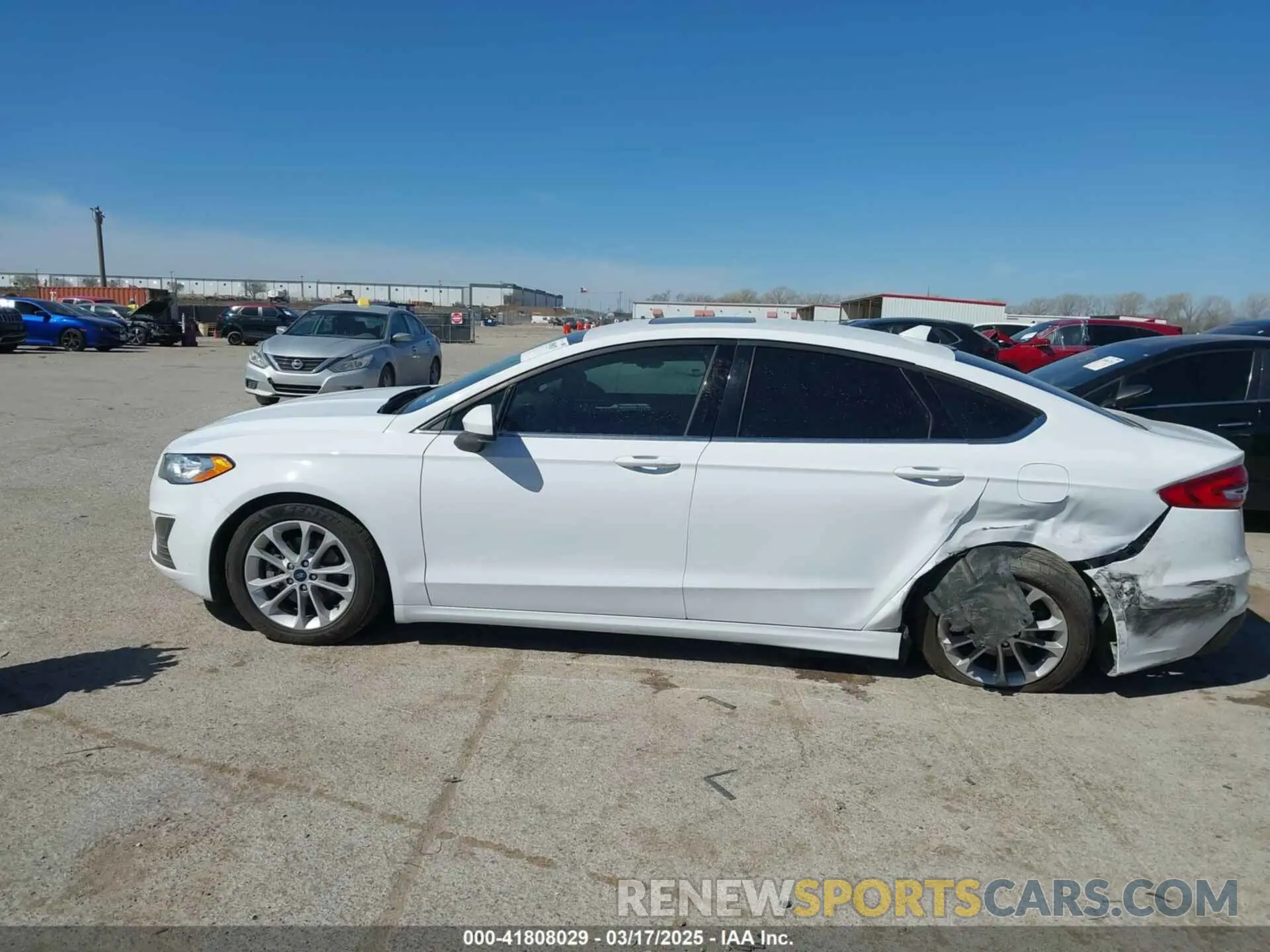 14 fotografías del automóvil dañado 3FA6P0HD7LR202728 FORD FUSION 2020