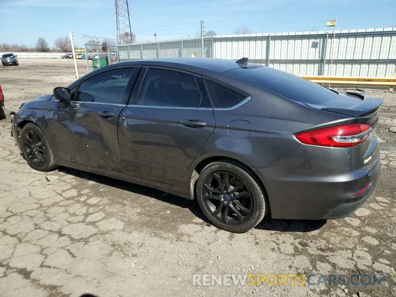 2 fotografías del automóvil dañado 3FA6P0HD7LR233994 FORD FUSION 2020