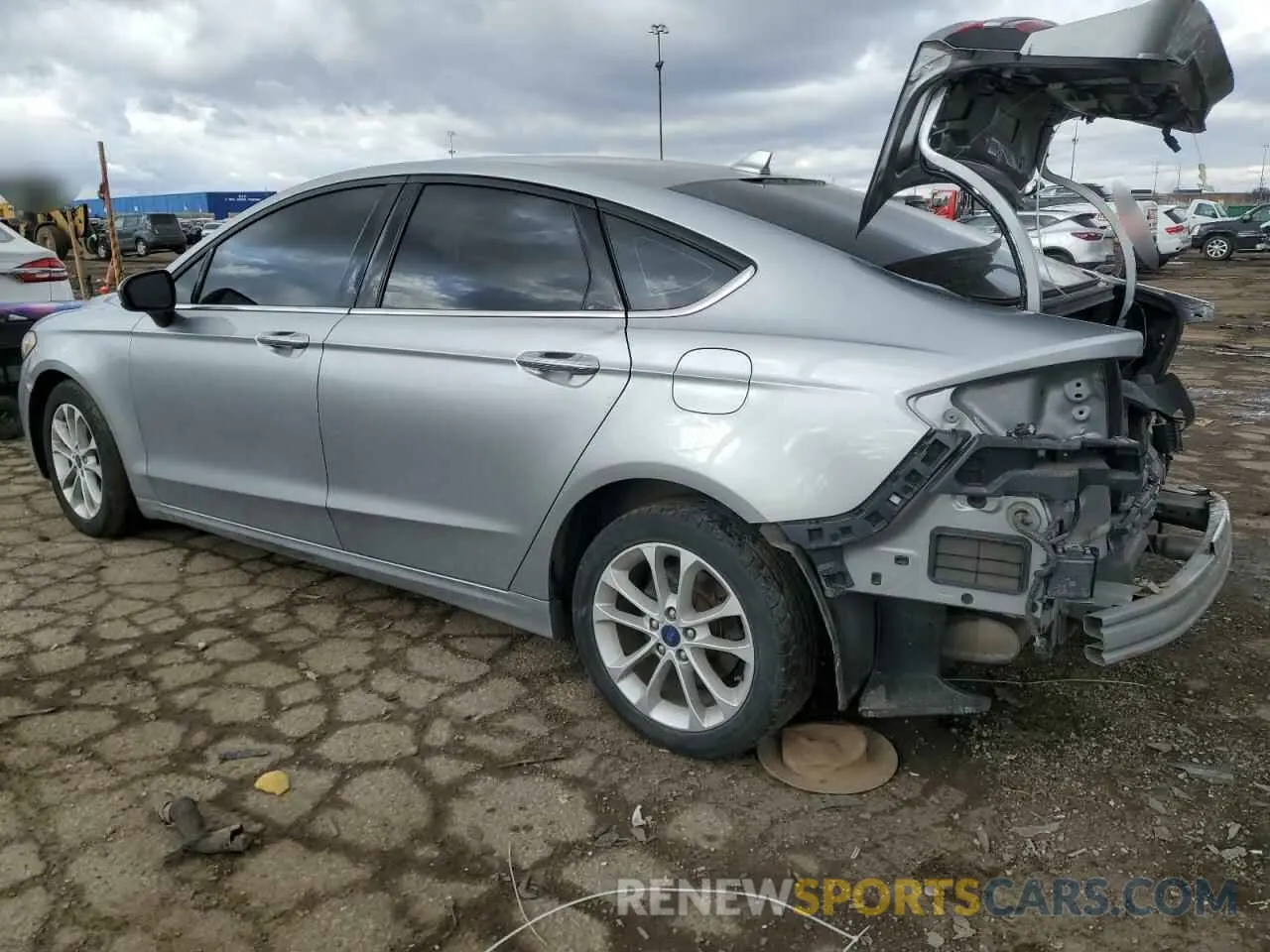 2 fotografías del automóvil dañado 3FA6P0HD8LR125402 FORD FUSION 2020