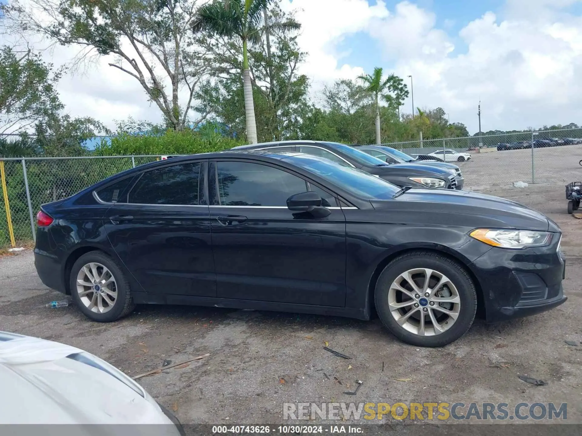 13 fotografías del automóvil dañado 3FA6P0HDXLR170082 FORD FUSION 2020