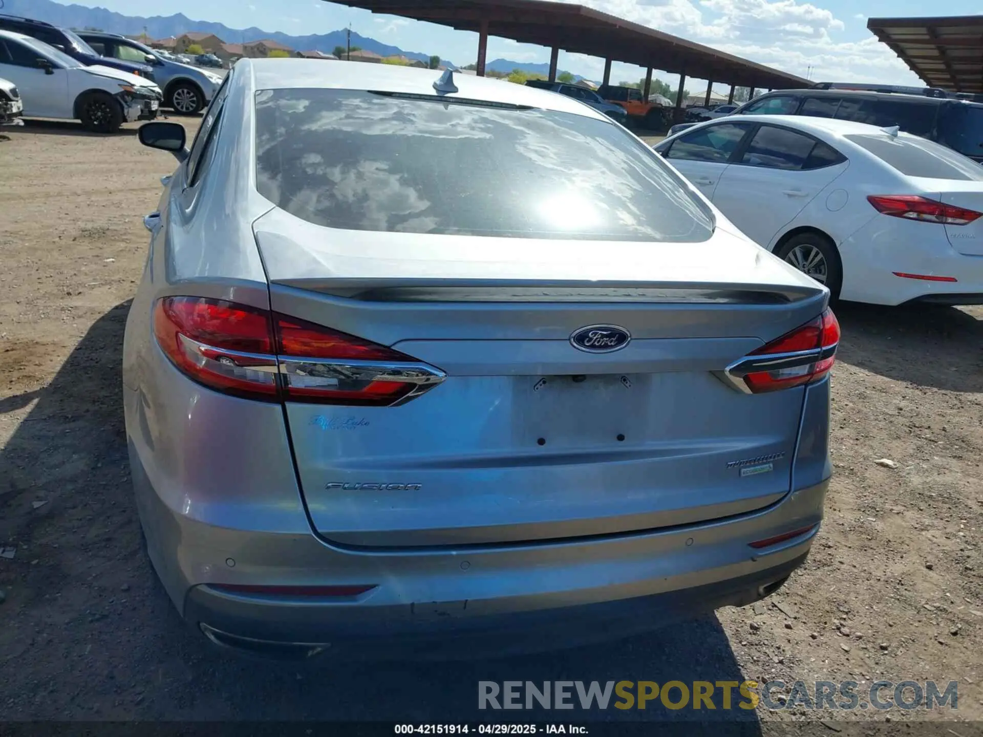 16 fotografías del automóvil dañado 3FA6P0K92LR118367 FORD FUSION 2020