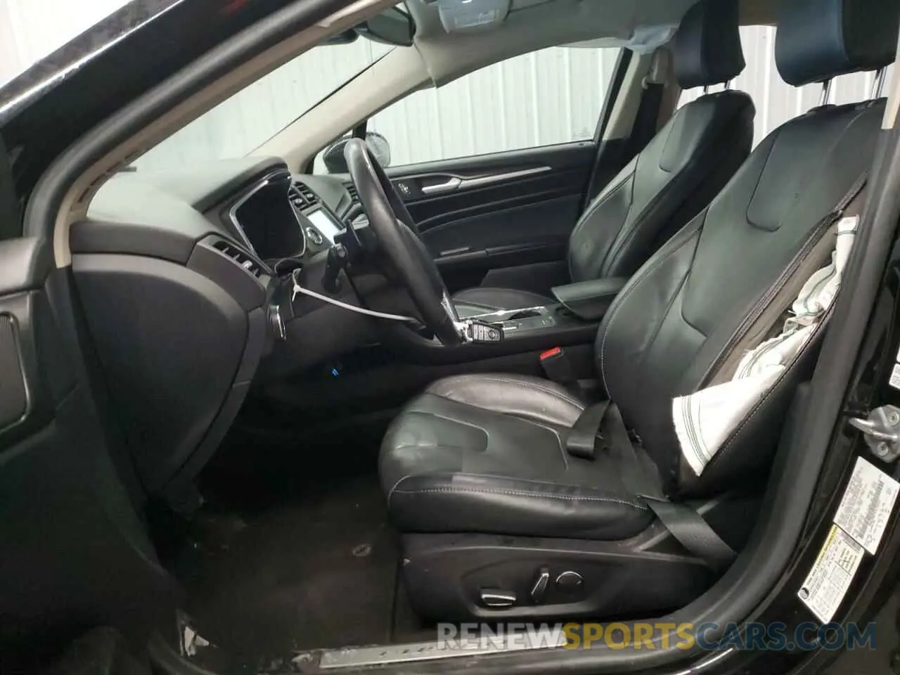 7 fotografías del automóvil dañado 3FA6P0K9XLR192247 FORD FUSION 2020