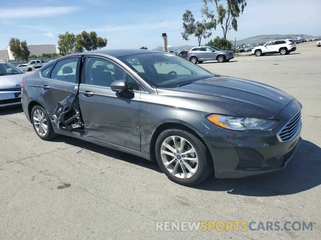 4 fotografías del automóvil dañado 3FA6P0LU0LR190090 FORD FUSION 2020