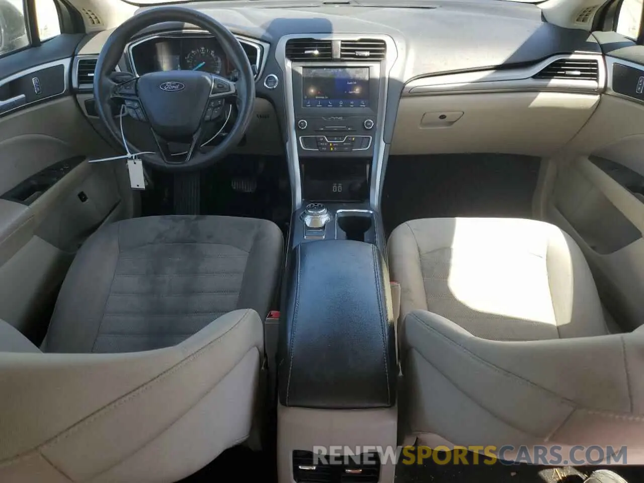 8 fotografías del automóvil dañado 3FA6P0LU0LR190090 FORD FUSION 2020