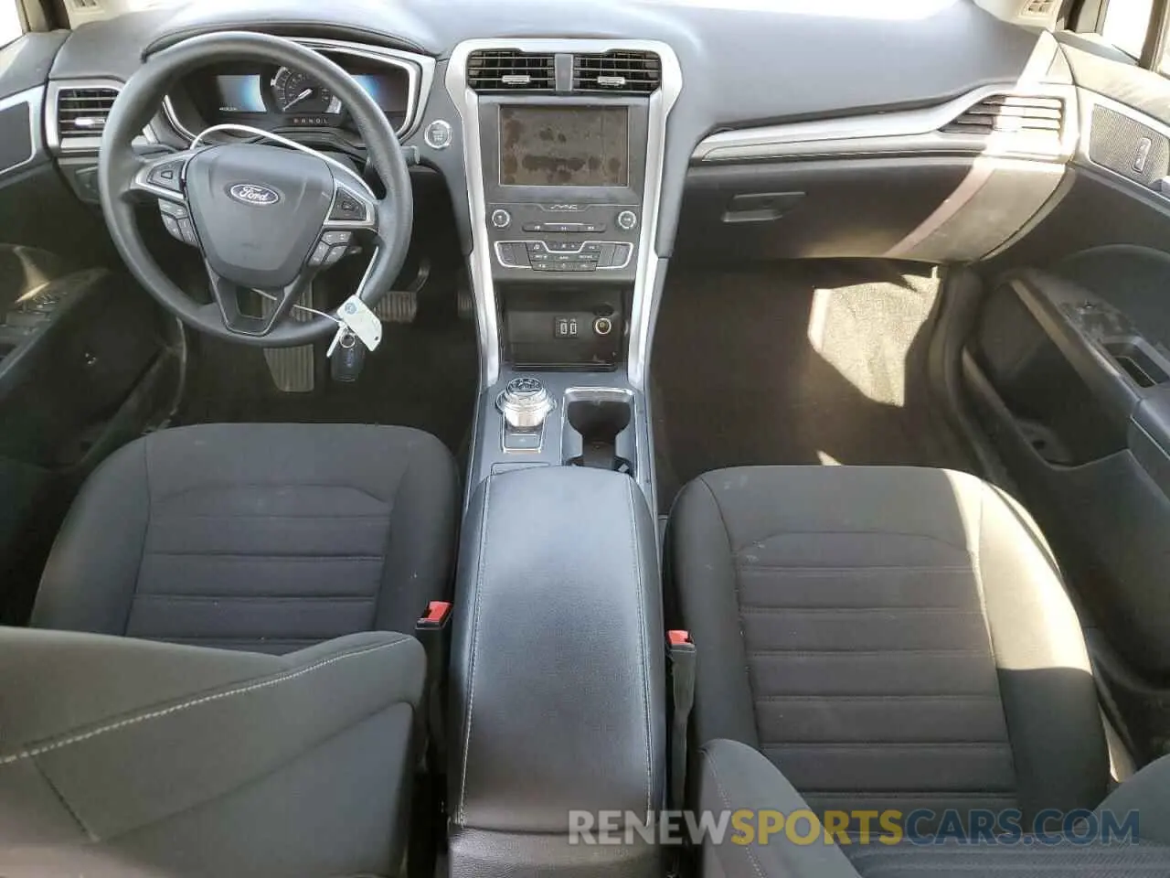8 fotografías del automóvil dañado 3FA6P0LU0LR258405 FORD FUSION 2020