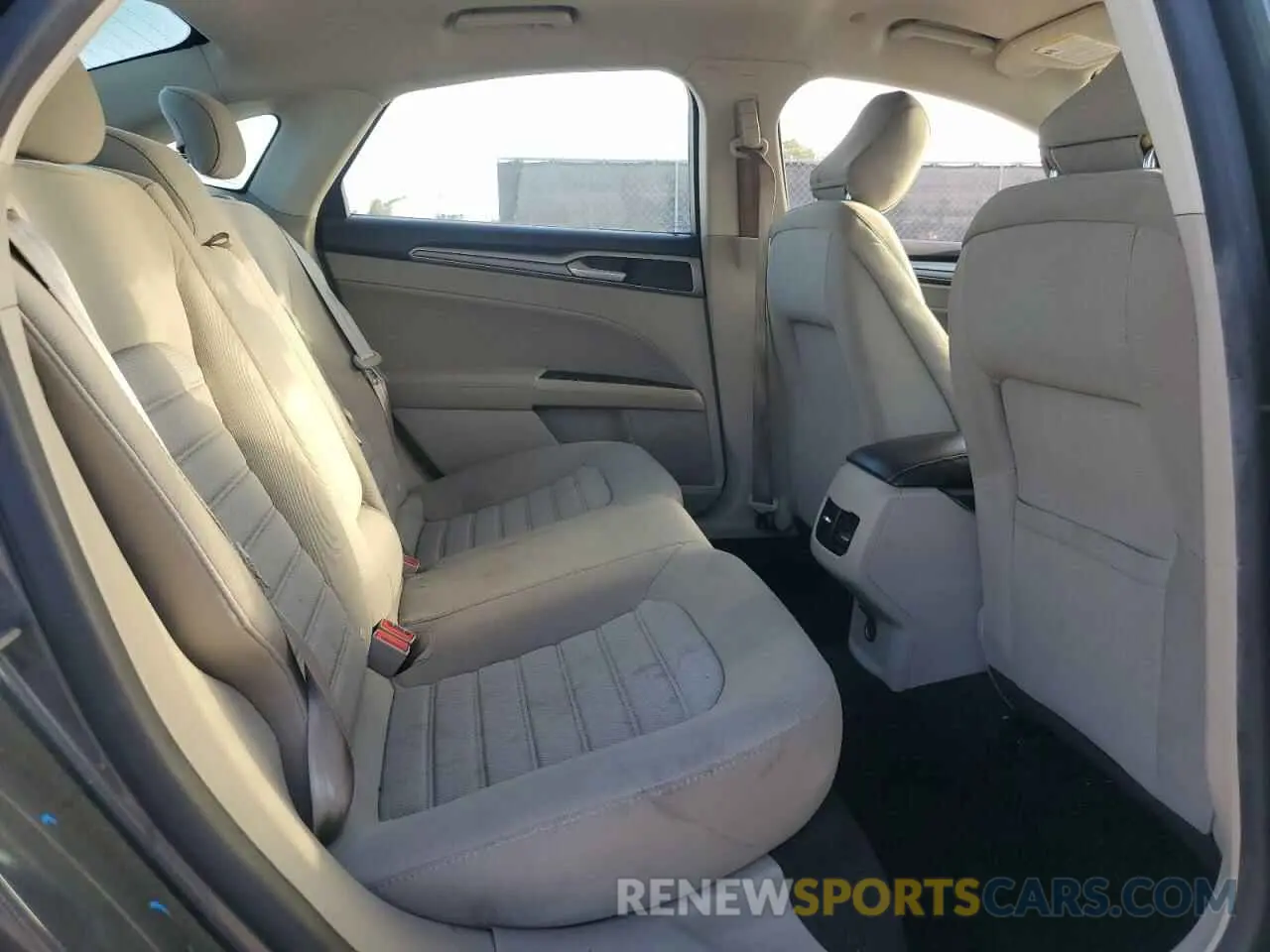 10 fotografías del automóvil dañado 3FA6P0LU1LR266397 FORD FUSION 2020