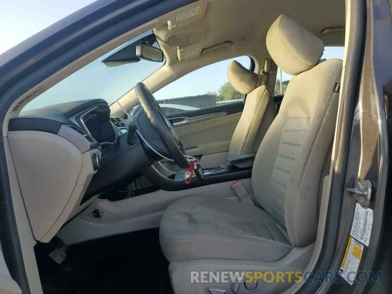7 fotografías del automóvil dañado 3FA6P0LU1LR266397 FORD FUSION 2020