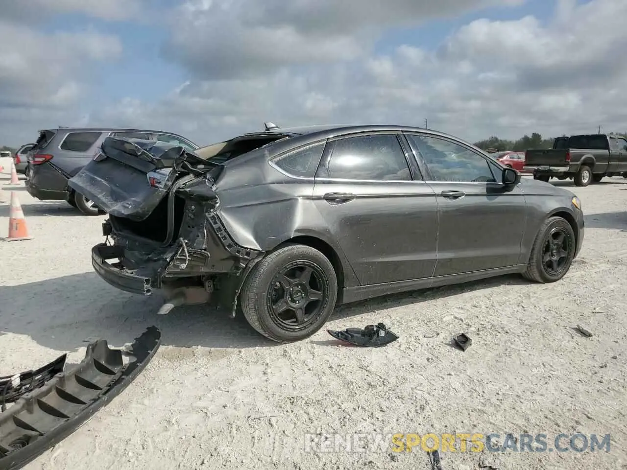 3 fotografías del automóvil dañado 3FA6P0LU2LR161349 FORD FUSION 2020