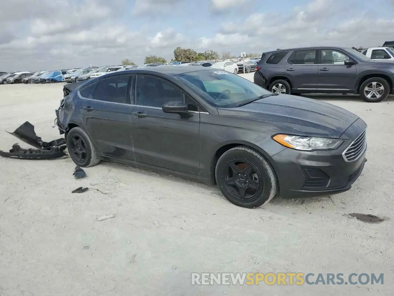 4 fotografías del automóvil dañado 3FA6P0LU2LR161349 FORD FUSION 2020