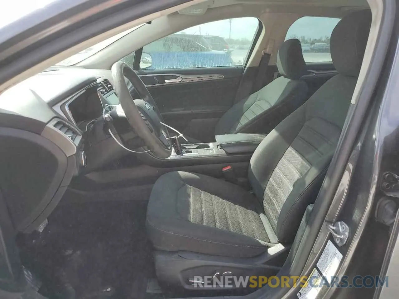 7 fotografías del automóvil dañado 3FA6P0LU2LR161349 FORD FUSION 2020