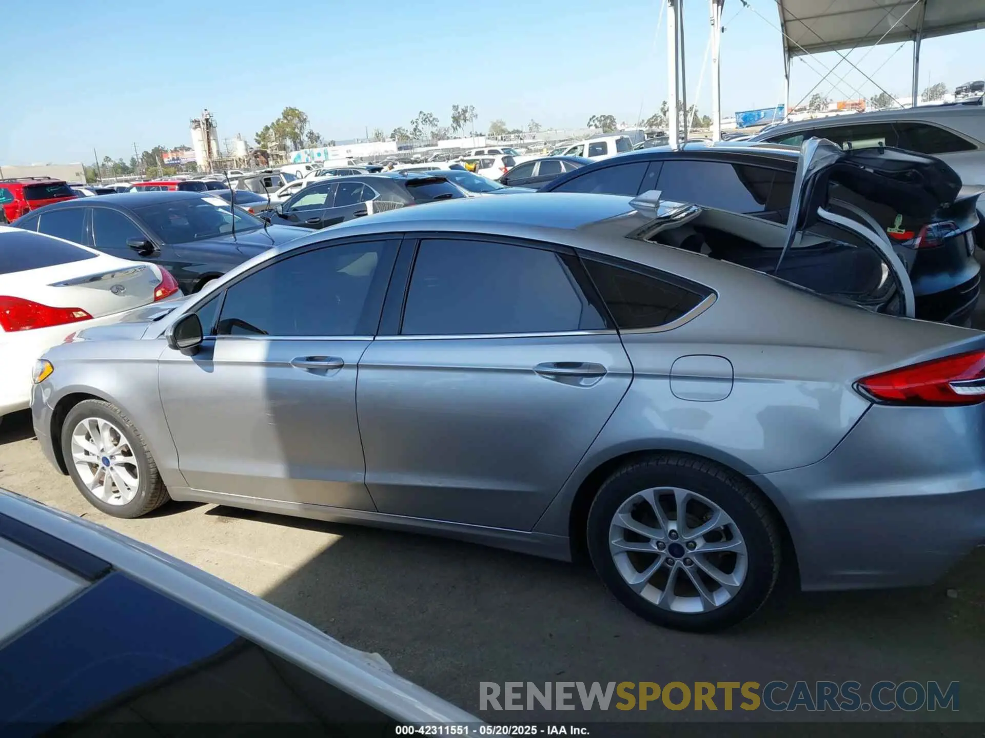 15 fotografías del automóvil dañado 3FA6P0LU2LR229035 FORD FUSION 2020