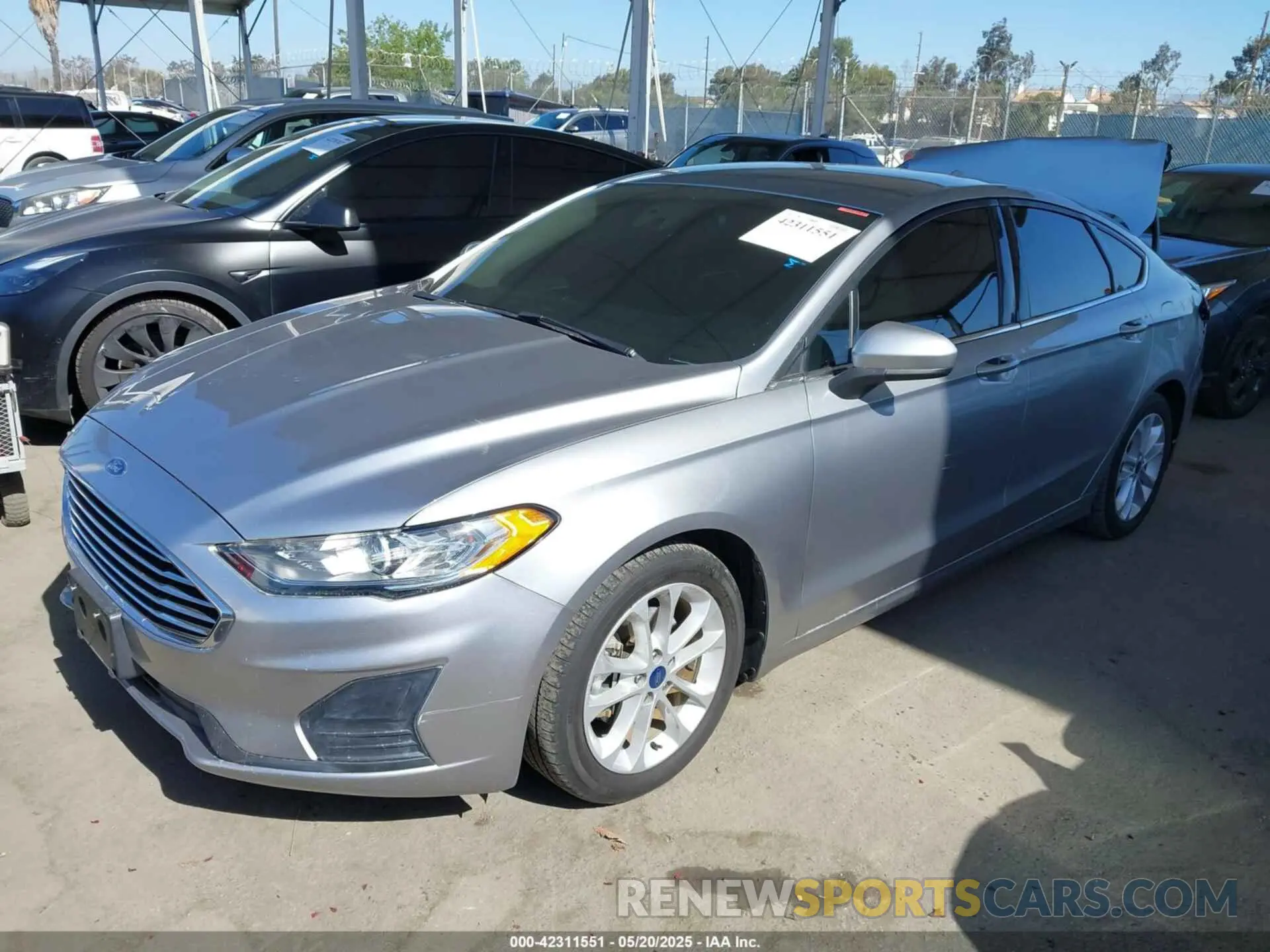 2 fotografías del automóvil dañado 3FA6P0LU2LR229035 FORD FUSION 2020