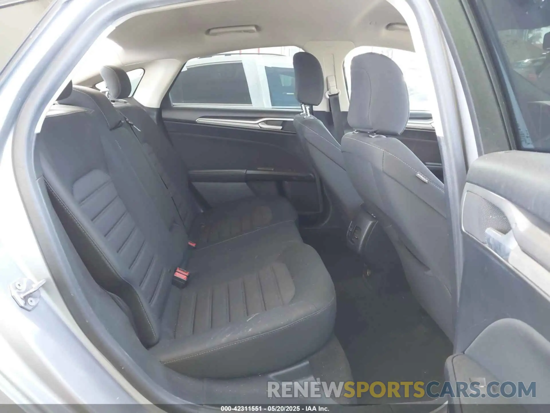 8 fotografías del automóvil dañado 3FA6P0LU2LR229035 FORD FUSION 2020