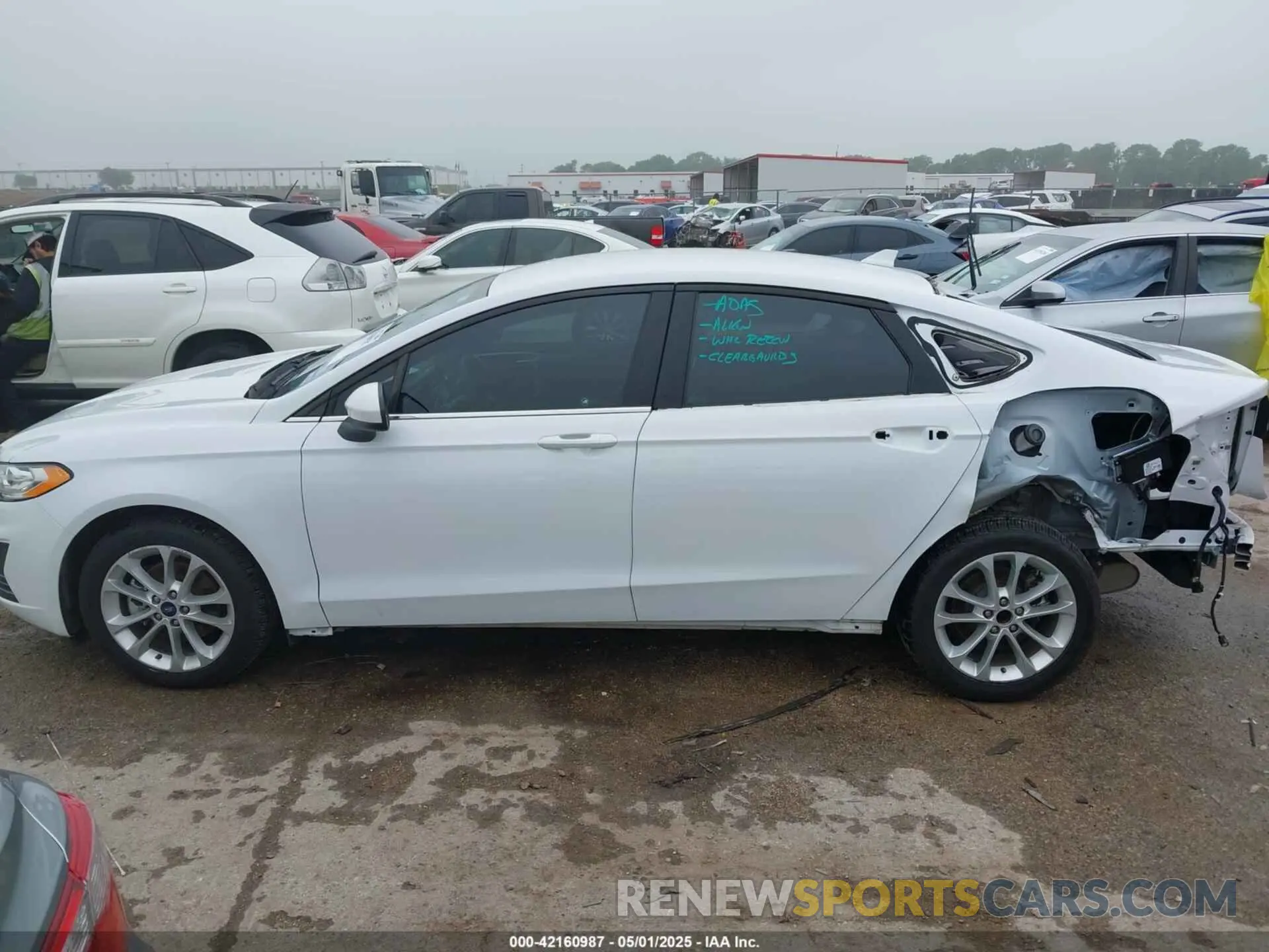 15 fotografías del automóvil dañado 3FA6P0LU2LR266943 FORD FUSION 2020